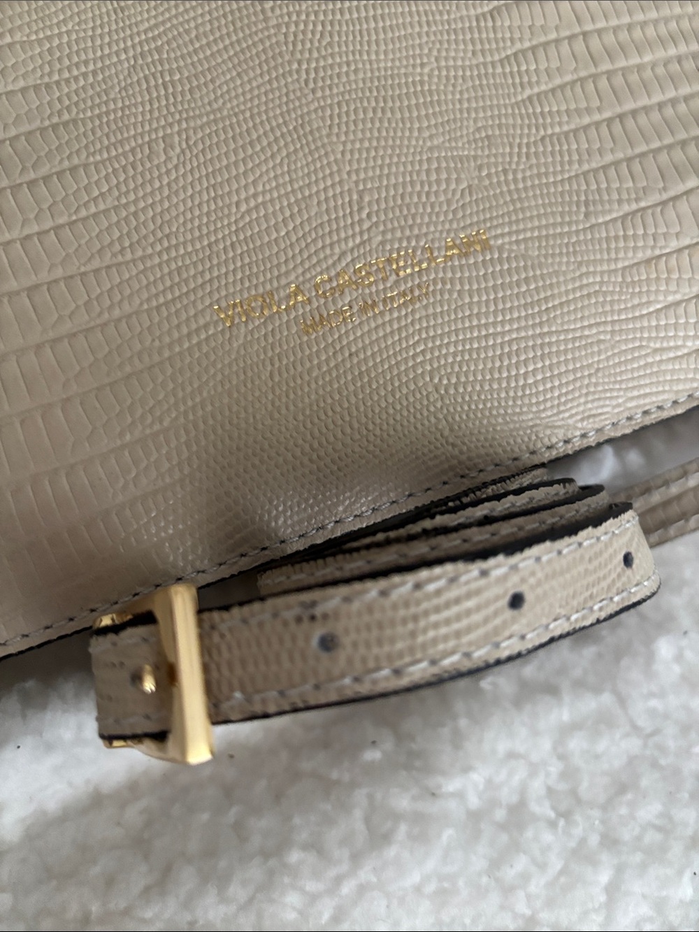 Beige Croc-Embossed Structured Tote Bag with Crossbody Strap - Picture 9 of 11